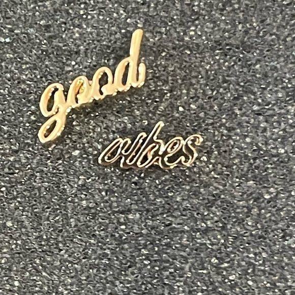 nwot Gold 'Good Vibes' post earrings - Picture 1 of 4